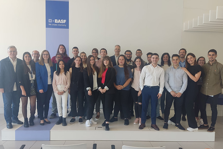 alumnat-2n-qi-basf-presenta-projectes-main
