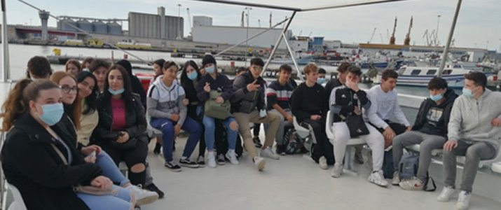 l-alumnat-de-1r-de-batxillerat-a-i-b-visita-el-port-de-tarragona-02
